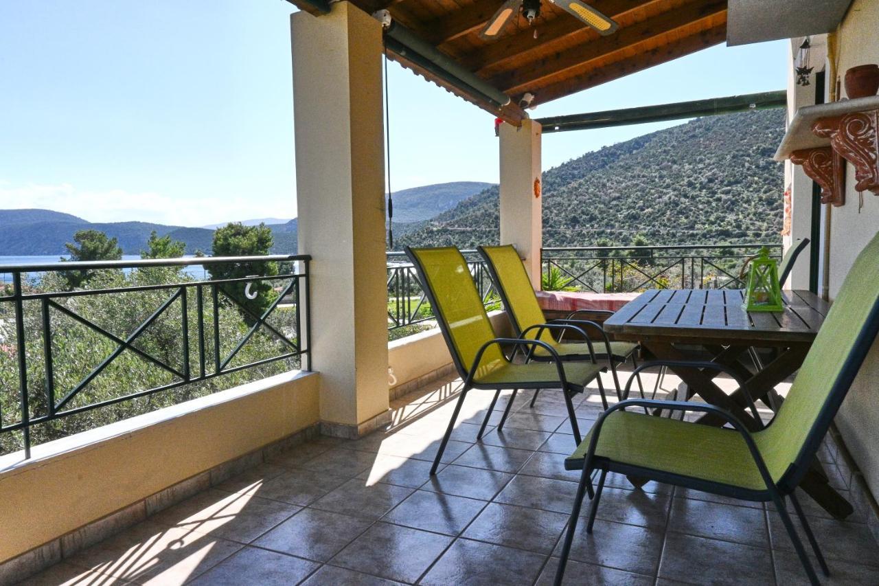 Pavlos' Cottage With Beach View Kórfos Exterior foto
